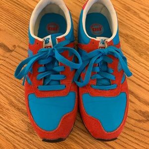 new balance sneakers - fun coral/blue/grey colors